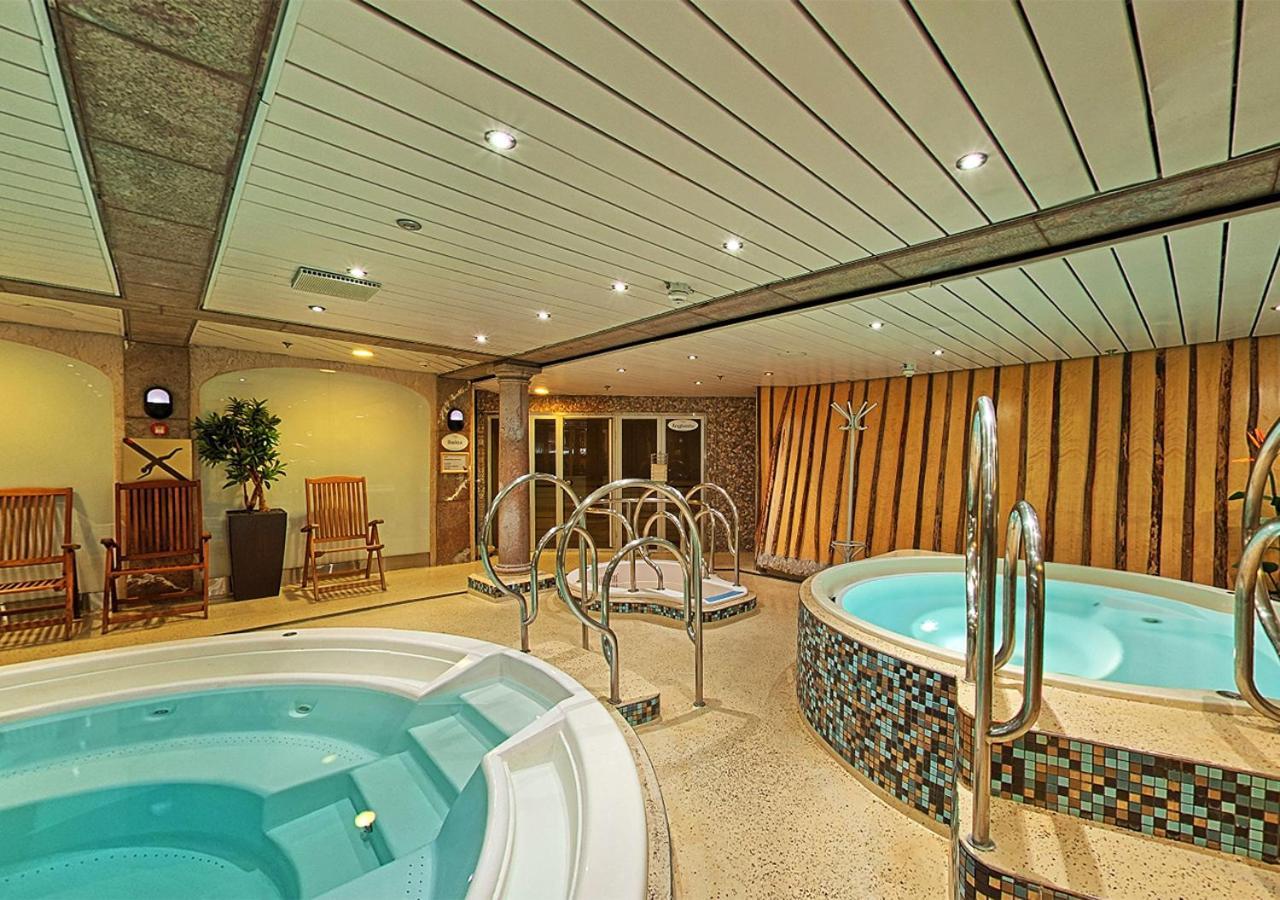  Viking Line Ferry Viking Cinderella - 2-night Cruise Helsinki-stockholm-helsinki *