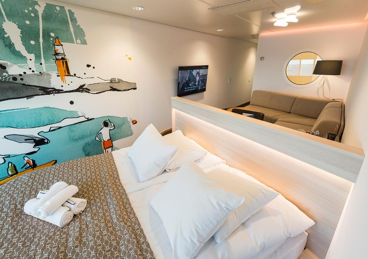  Viking Line Ferry Viking Cinderella - 2-night Cruise Helsinki-stockholm-helsinki